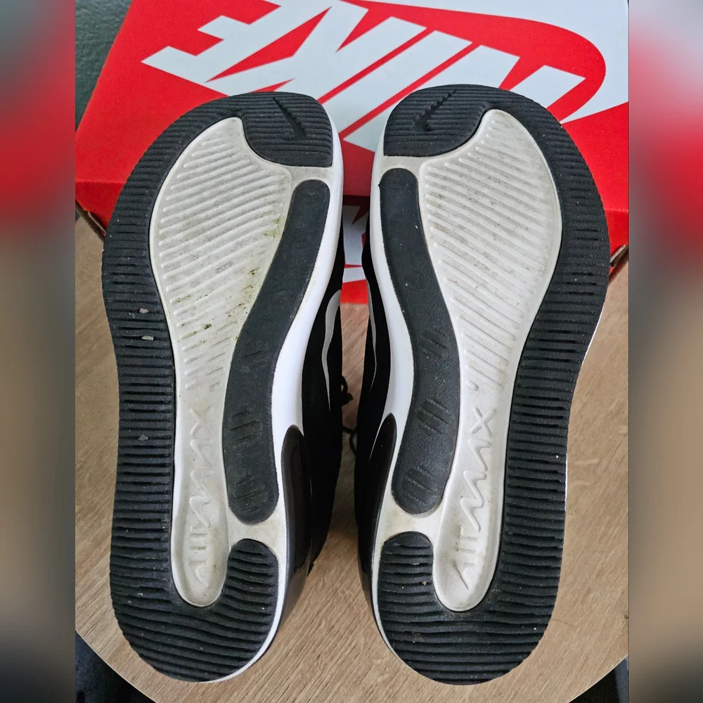 Nike | Air Max Dia Sneakers - Picture 9 of 10